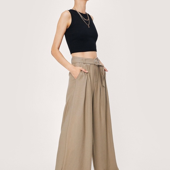 Jacket + Pant Suit. Oversized double breasted blazer w/ wide legged belted pants - Picture 7 of 8